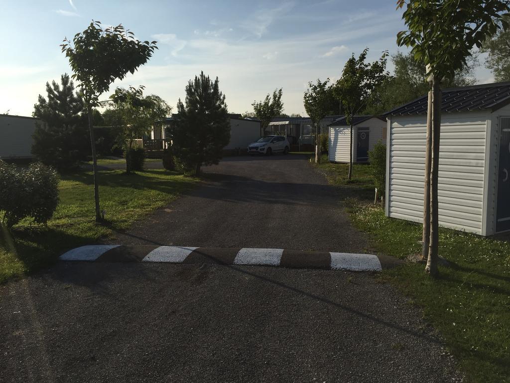 Camping Caravaning Les Cerisiers Berck Sur Mer Verton 外观 照片
