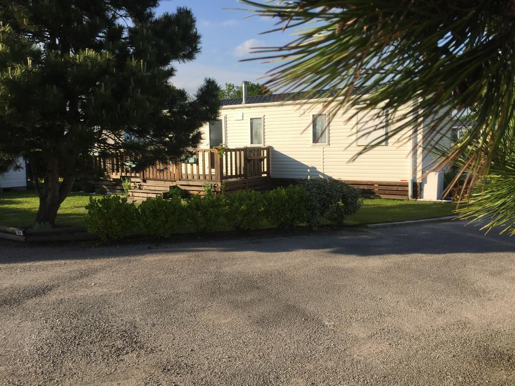 Camping Caravaning Les Cerisiers Berck Sur Mer Verton 外观 照片