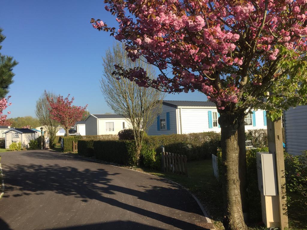 Camping Caravaning Les Cerisiers Berck Sur Mer Verton 外观 照片