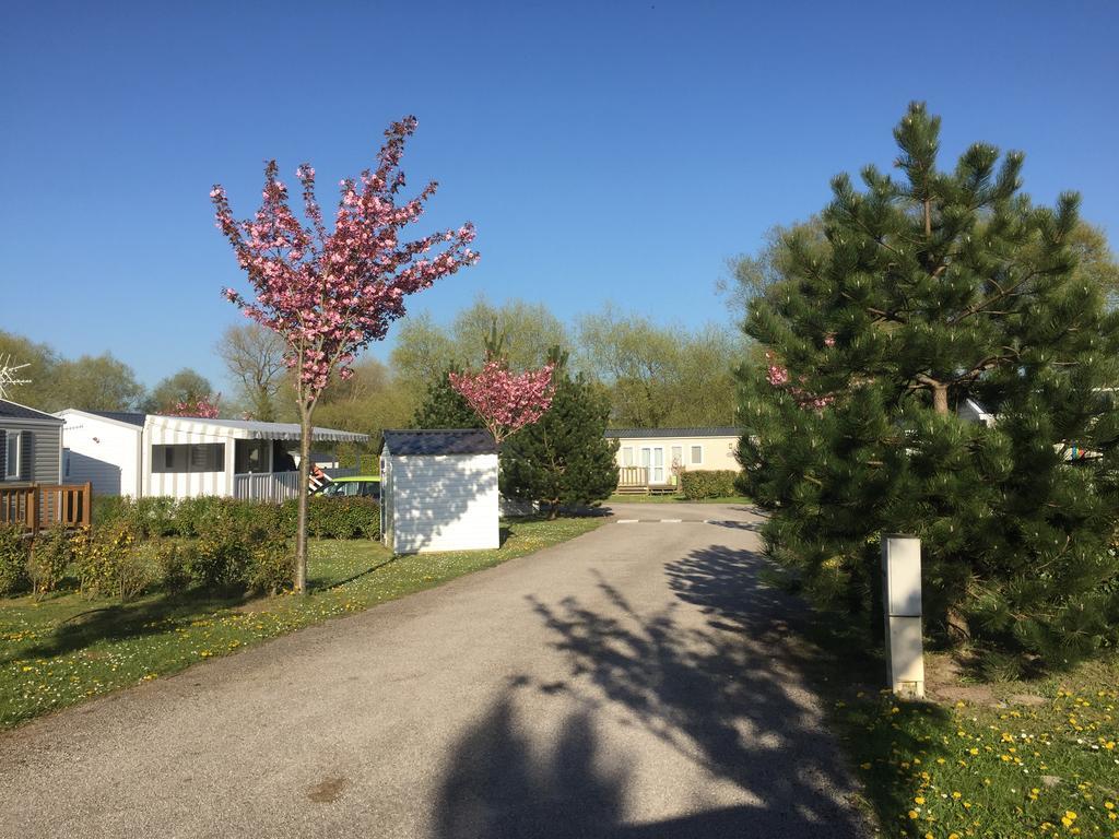 Camping Caravaning Les Cerisiers Berck Sur Mer Verton 外观 照片