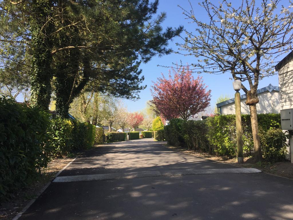 Camping Caravaning Les Cerisiers Berck Sur Mer Verton 外观 照片
