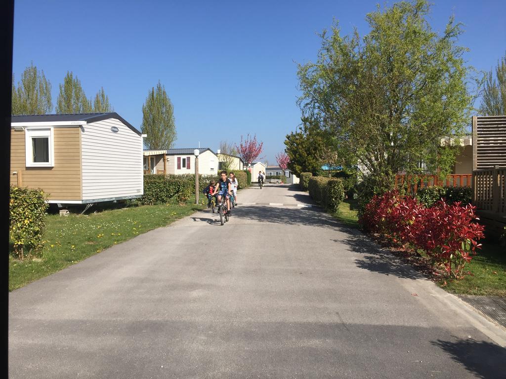 Camping Caravaning Les Cerisiers Berck Sur Mer Verton 外观 照片