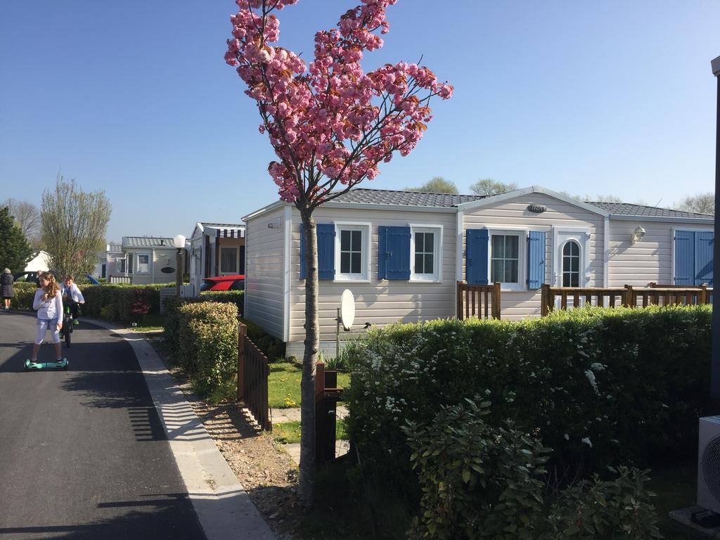Camping Caravaning Les Cerisiers Berck Sur Mer Verton 外观 照片