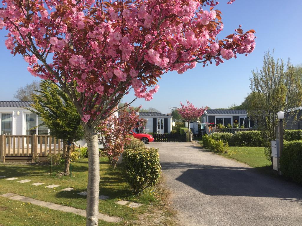 Camping Caravaning Les Cerisiers Berck Sur Mer Verton 外观 照片