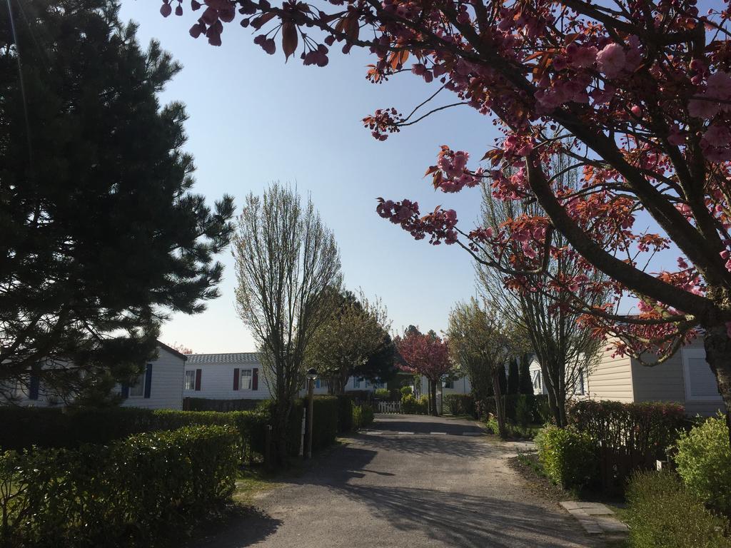 Camping Caravaning Les Cerisiers Berck Sur Mer Verton 外观 照片